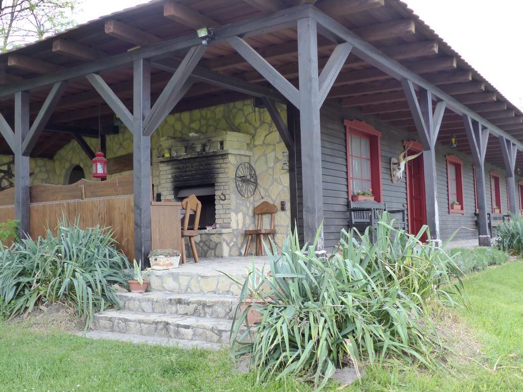 Walter Ranch Villa Kaskantyu Exterior photo