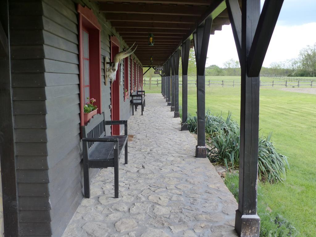 Walter Ranch Villa Kaskantyu Exterior photo